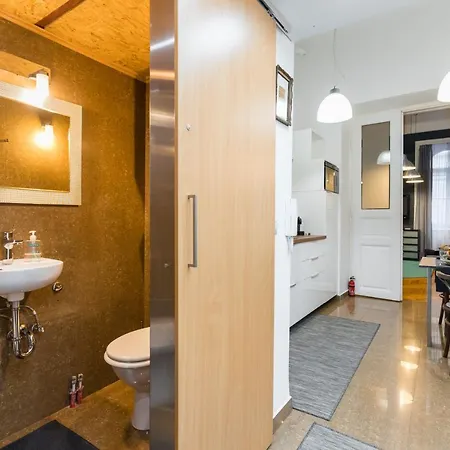 Z Loft Apartment-1 Br- Downtown