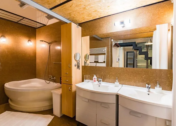 Z Loft Apartment-1 Br- Downtown *