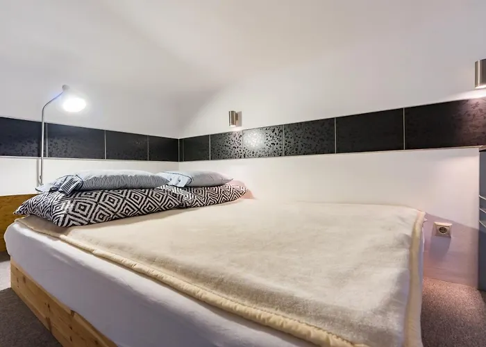 Z Loft Apartment-1 Br- Downtown Διαμέρισμα *